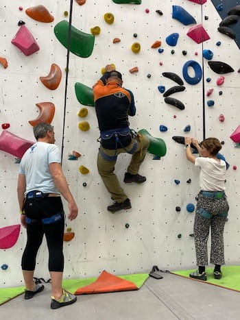 Leçon d'escalade sur mur artificiel à Font-romeu 66