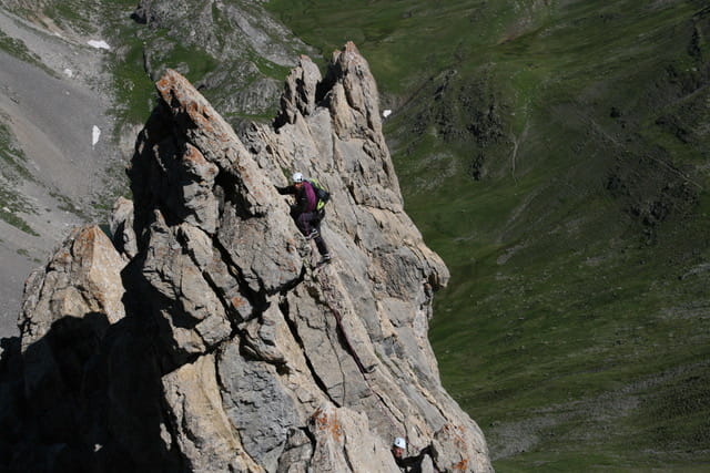 Courses d'arêtes escalade en montagne près de Font-Romeu dans les Pyrénées-Orientales 66