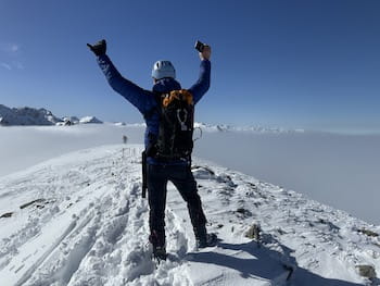 Engagement privé du guide de haute montagne, arrivée au sommet du Mortiers près de Font-romeu, Les Angles, Formiguères, Pyrénées-Orientales 66