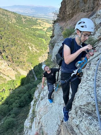 Escalade de la paroi de la via ferrata de Llo, Pyrénées-Orientales, 66