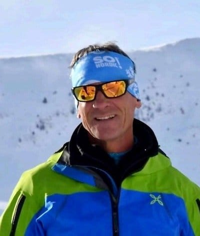 Photographie de profil de Michel notre accompagnateur en montagne.