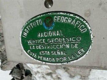 Ascension Aneto, sommet géodésique à 3404 m en ski de randonnée avec guide. Ascension Aneto, sommet géodésique à 3404 m en ski de randonnée avec guide.